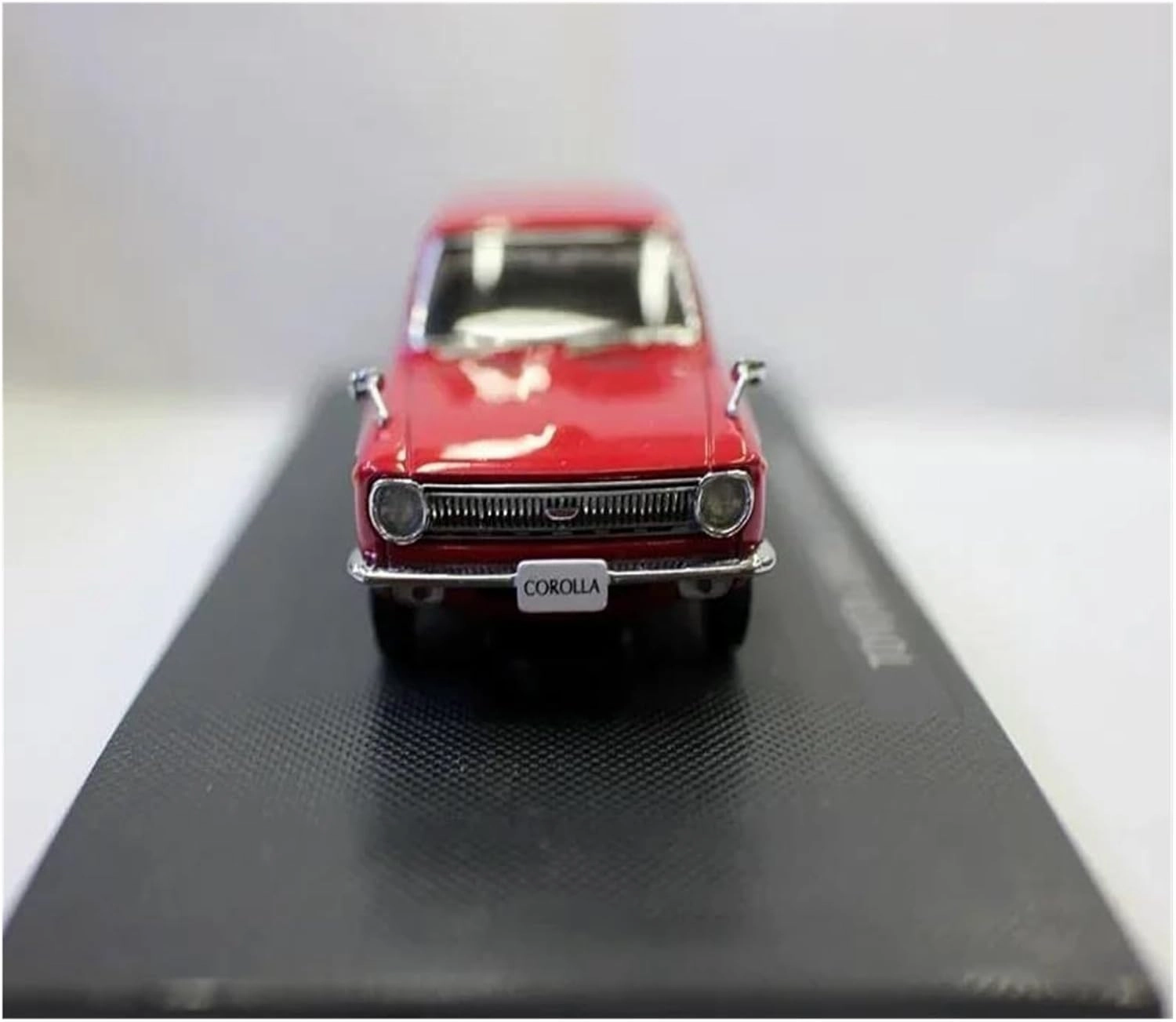 1 43 for Toyota Corolla 1100 Alloy Car Model Children's Toy Ornament Hobby Collection Souvenirs Display Motor Vehicles Toys(White)