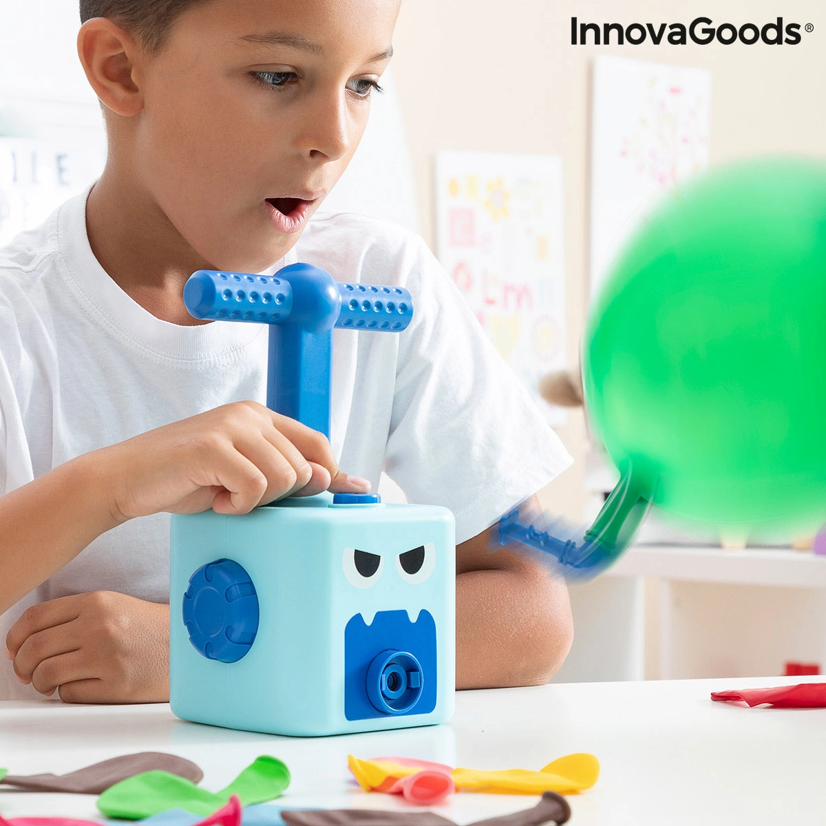 2-in-1 Car and Balloon Launcher Toy Coyloon