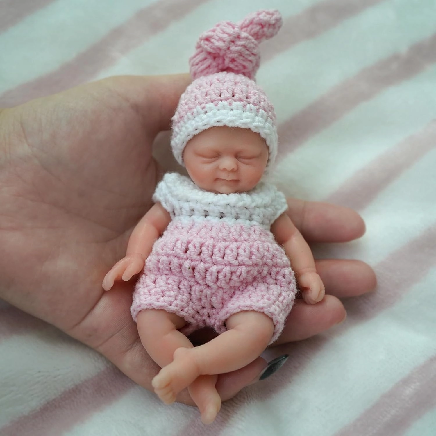 4.5" Reborn Baby Doll Silicone Full Body Miniature Realistic Newborn Doll，Mini Realistic Newborn Baby Dolls Silicone Full Body Stress Relief（Girl）
