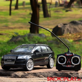 Audi Q7 Remote Control Car BIG with Rechargeable Battery & Charger | 1:16 Scale (5-12 Years) | Assorted Colours