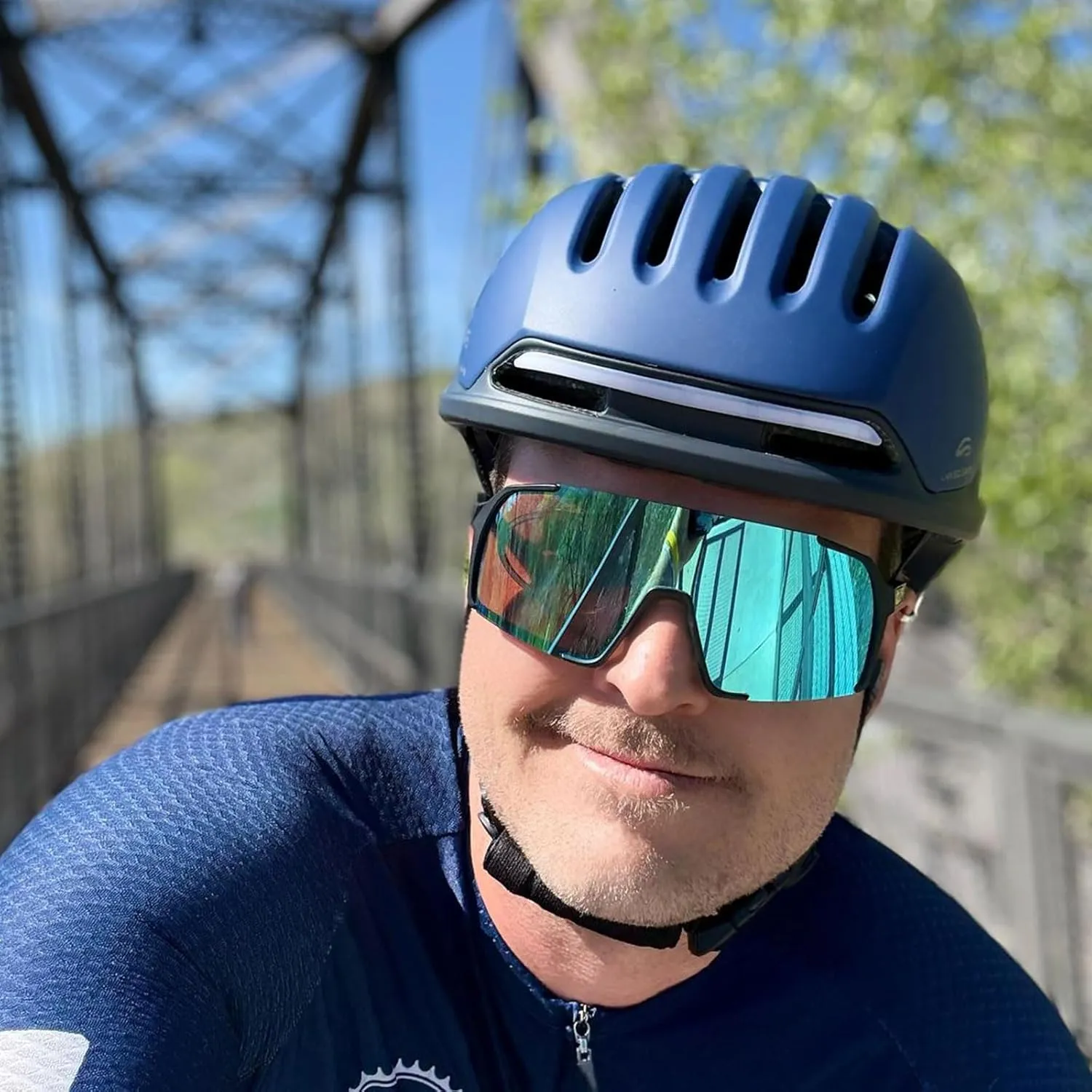 Bike Helmet with Bluetooth, Smart Bike Helmet for Adults Men Women with Built-in Speakers, Auto Brake Blinker, Front and Rear LED Turn Signals Remote Control, Smart Cycling Helmet.