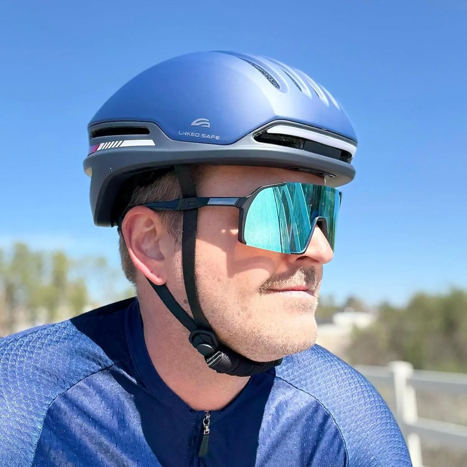 Bike Helmet with Bluetooth, Smart Bike Helmet for Adults Men Women with Built-in Speakers, Auto Brake Blinker, Front and Rear LED Turn Signals Remote Control, Smart Cycling Helmet.
