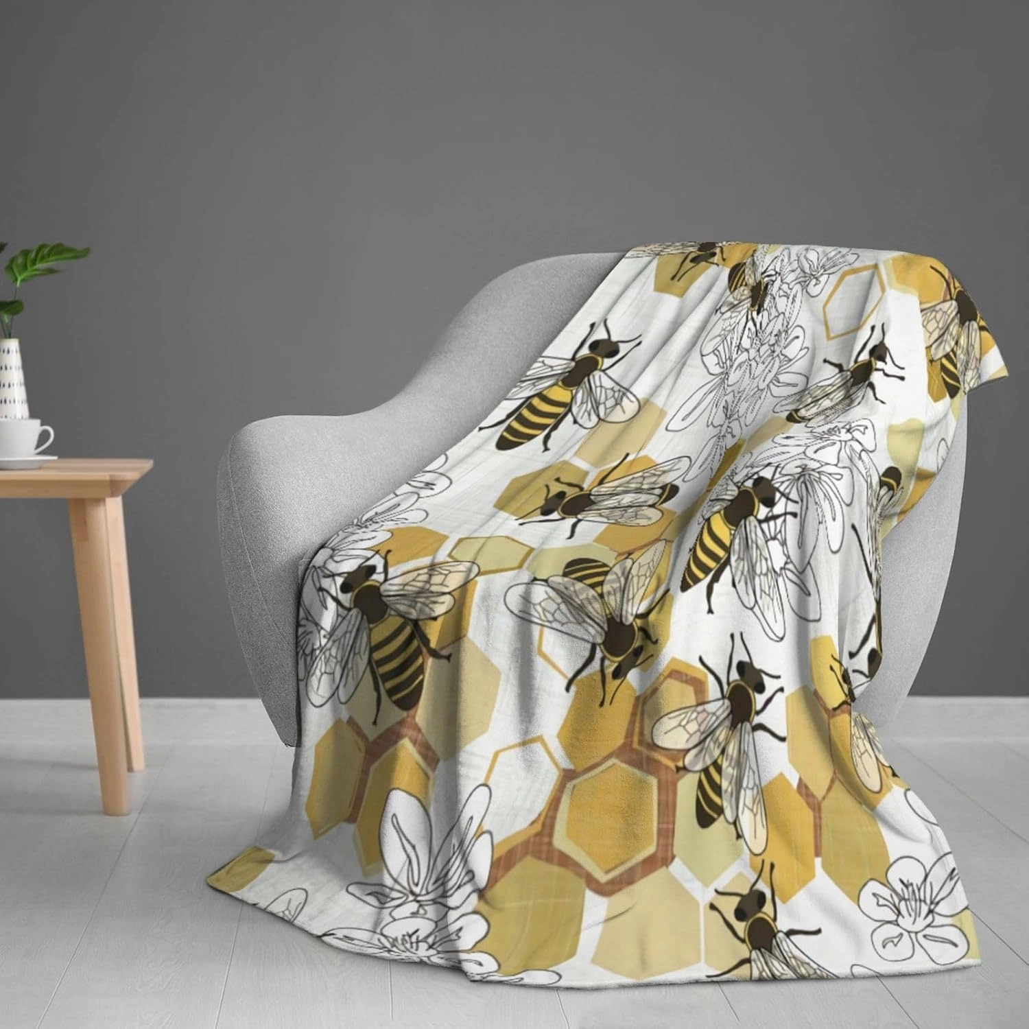 Fleece Throw Blanket for Couch, Sofa, Car, Bed, 60"x50" Cozy Soft Lightweight Fuzzy Flannel Warm Blanket Suitable for All Seasons (Bee)