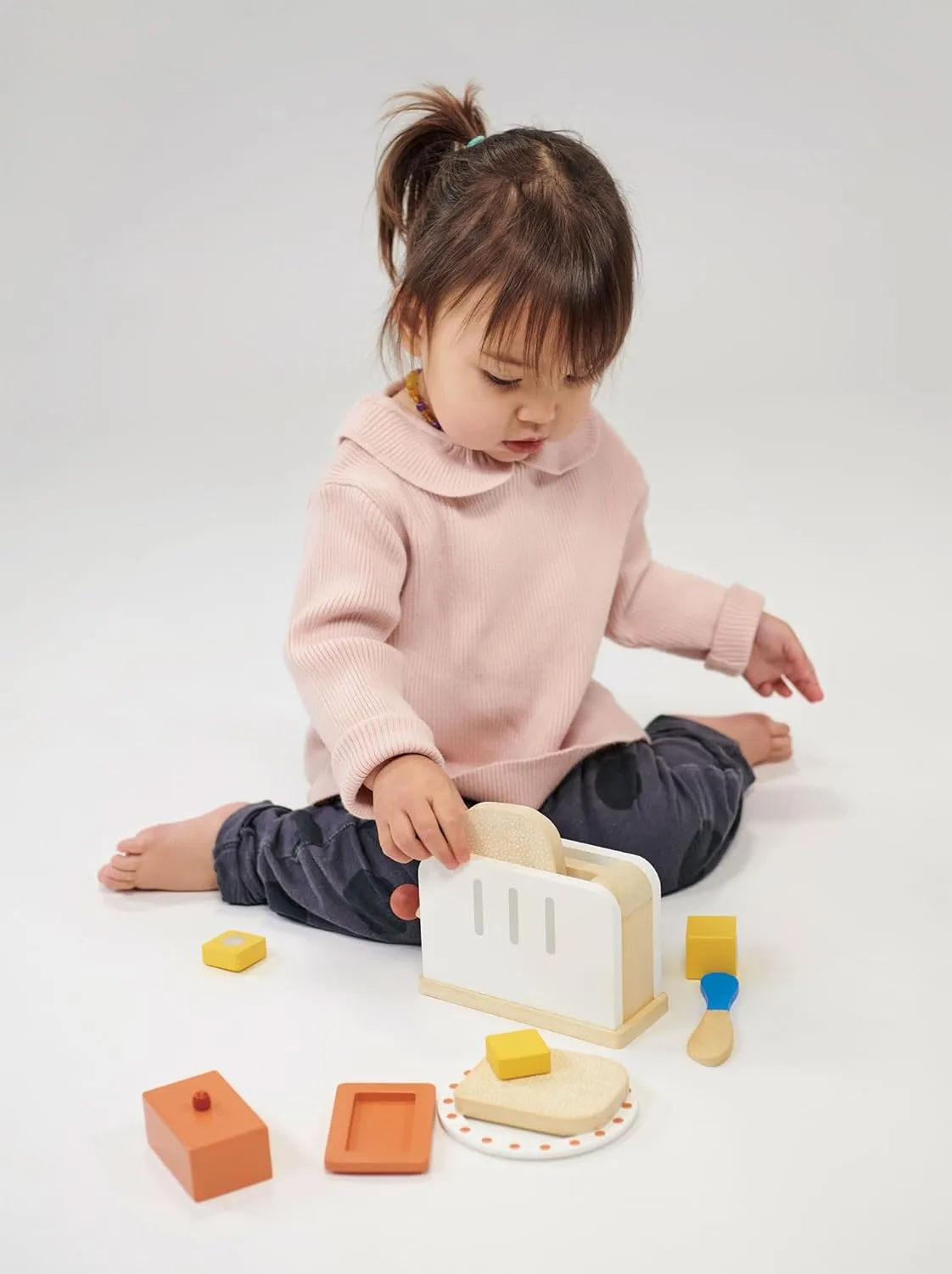 Mentari Toys - Rise & Shine Toaster Set - 10pc Wooden Toaster Toy with Pretend Play Food Accessories - Kids Role Play Kitchen/Cafe Toy - Improves Motor Skills - Sparks Creativity - Age 3 