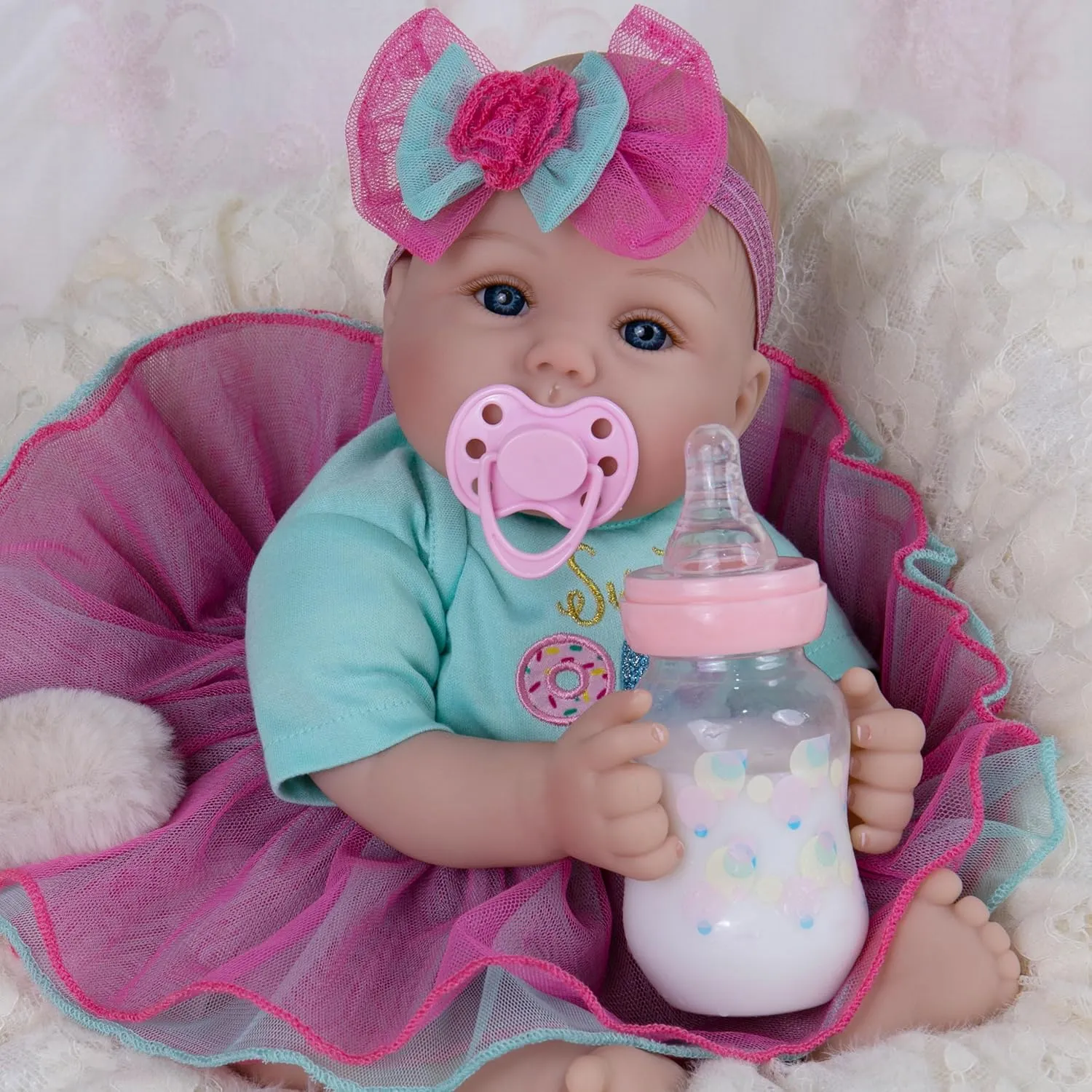 Milidool Lifelike Reborn Baby Dolls - 18 Inch Real Life Realistic Newborn Baby Dolls Girl with Soft Weighted Body Gift Set for Kids Age 3 