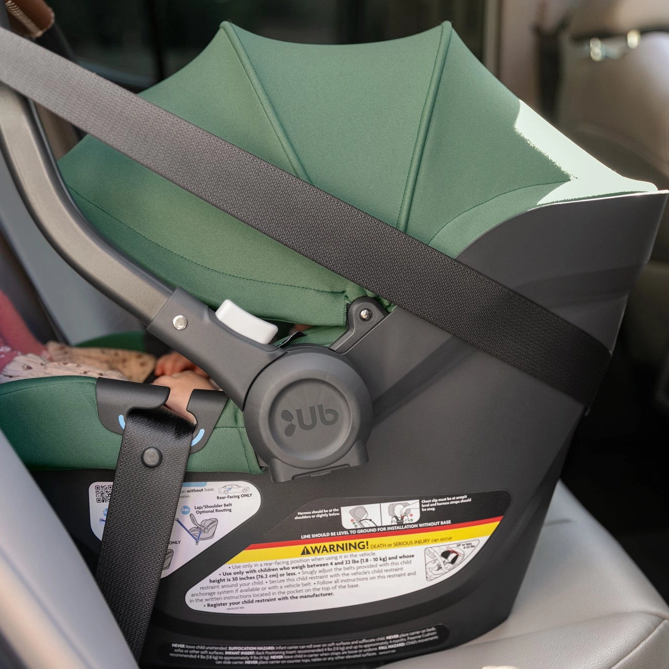 UPPAbaby Aria Lightweight Infant Car Seat   Base