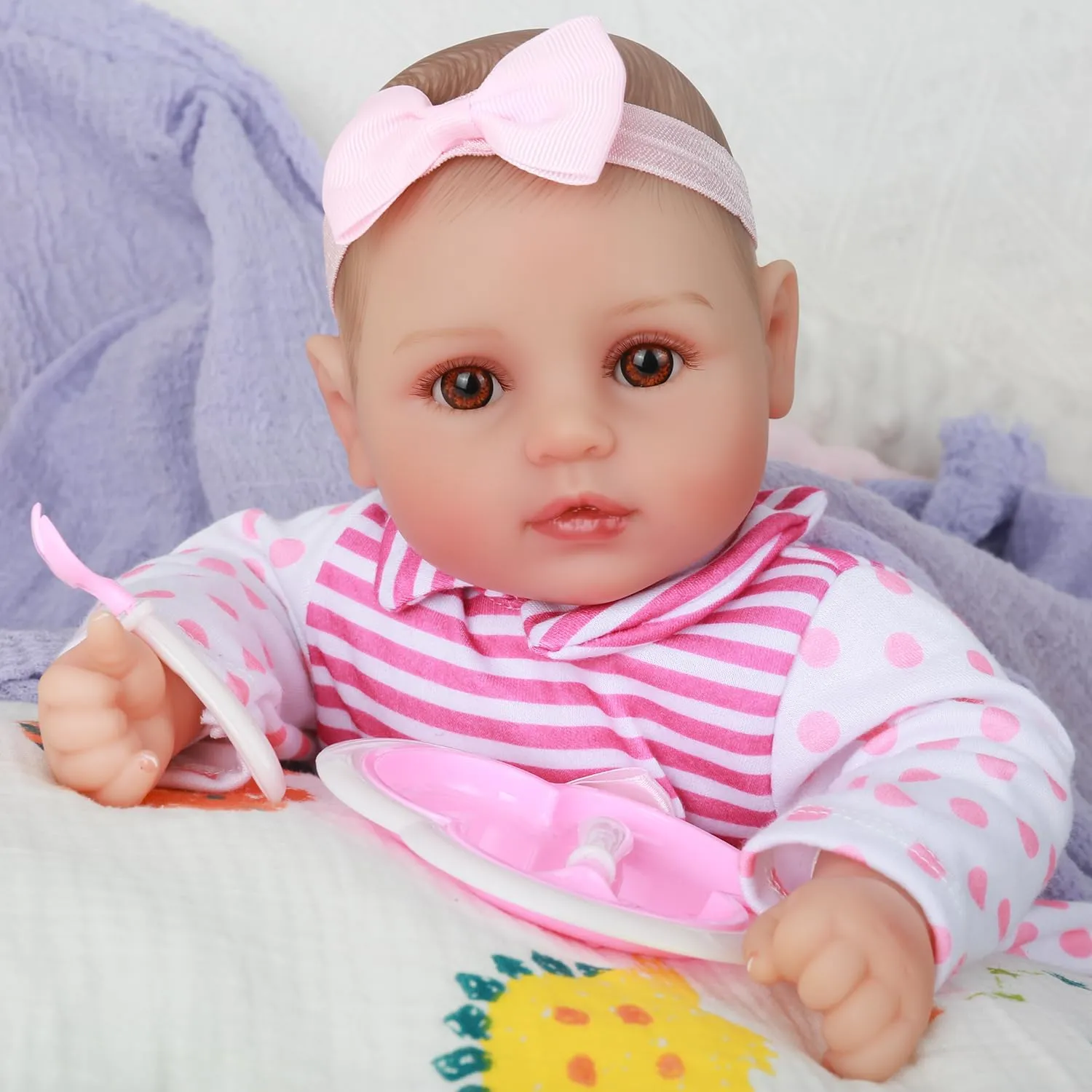 WOOROY Baby Doll, 18-Inch Cute Realistic Baby Doll with Soft Body, Real Life Dolls with Accessories for 3  Girls Gifts, Pretend Play, Collection